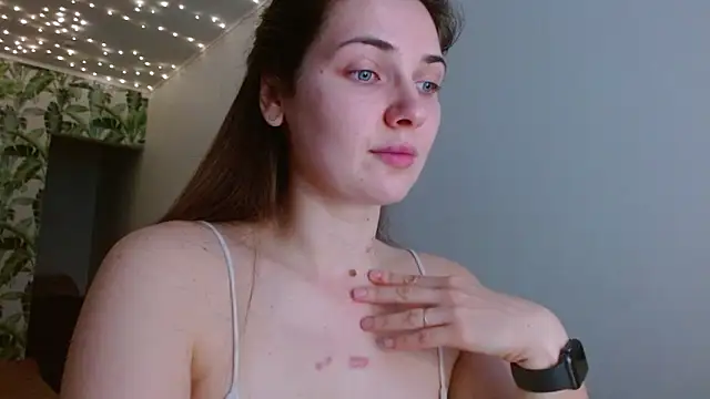 Snapshot of Olivia_shine chatting on 01/16/25, 05:32 Olivia shine online show from 01/16/25, 05:32