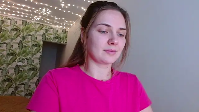 Snapshot of Olivia_shine chatting on 01/19/25, 05:26 Olivia shine online show from 01/19/25, 05:26