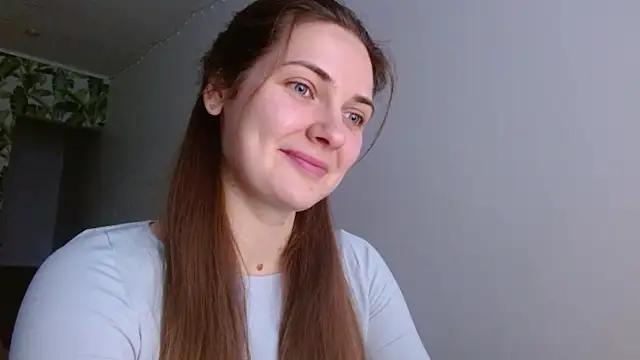 Snapshot of Olivia_shine chatting on 01/23/25, 05:35 Olivia shine online show from 01/23/25, 05:35