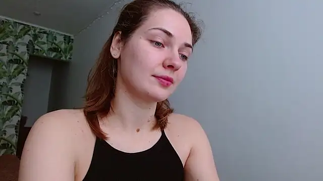 Snapshot of Olivia_shine chatting on 02/15/25, 05:41 Olivia shine online show from 02/15/25, 05:41
