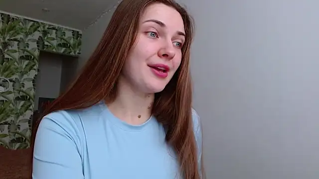 Snapshot of Olivia_shine chatting on 02/20/25, 05:33 Olivia shine online show from 02/20/25, 05:33