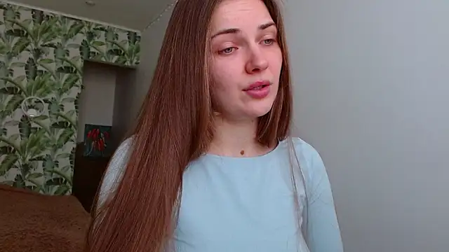 Snapshot of Olivia_shine chatting on 02/22/25, 05:34 Olivia shine online show from 02/22/25, 05:34