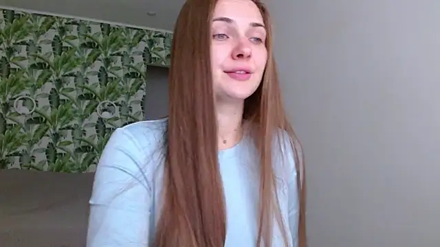 Snapshot of Olivia_shine chatting on 10/02/25, 04:30 Olivia shine online show from 10/02/25, 04:30