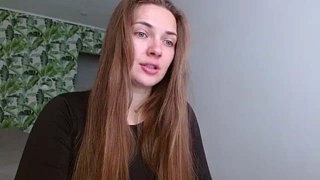Snapshot of Olivia_shine chatting on 10/05/25, 04:22 Olivia shine online show from 10/05/25, 04:22