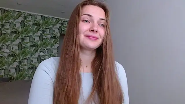 Snapshot of Olivia_shine chatting on 10/17/25, 04:26 Olivia shine online show from 10/17/25, 04:26