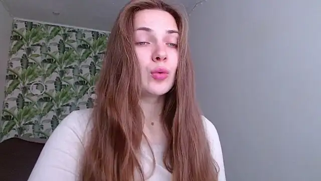 Snapshot of Olivia_shine chatting on 10/22/25, 04:13 Olivia shine online show from 10/22/25, 04:13