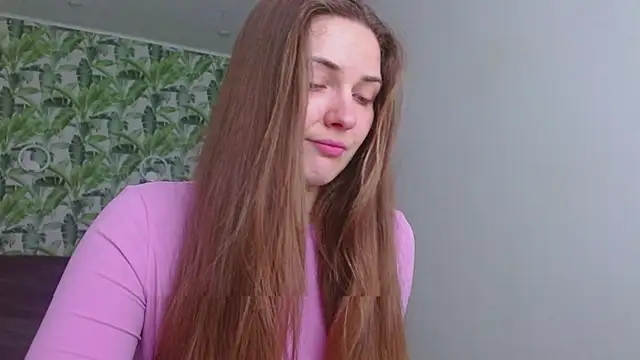 Olivia shine online show from 04/19/26, 04:12