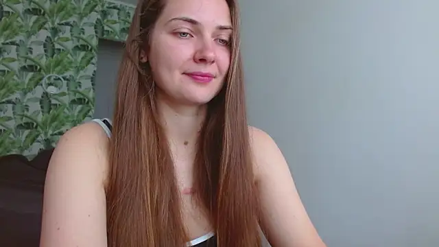Snapshot of Olivia_shine chatting on 07/10/26, 04:28 Olivia shine online show from 07/10/26, 04:28