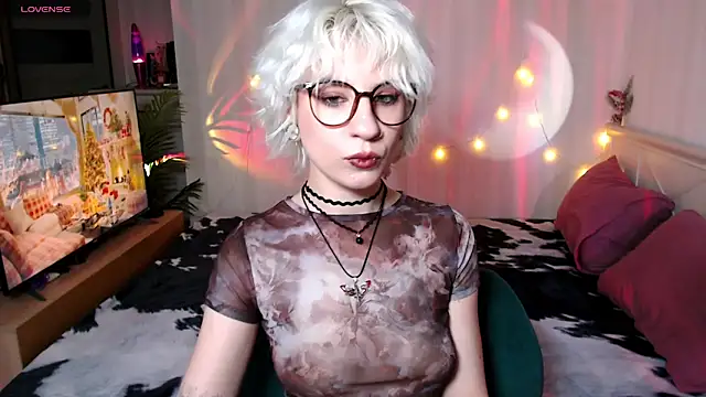  Moonlight t online show from 12/19/25, 09:05