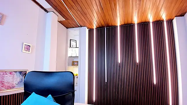 victoria mooree online show from 03/07/26, 04:37