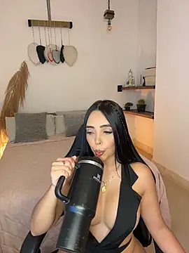 annyfosterr online show from 05/09/26, 07:52