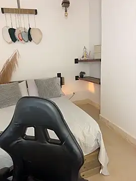 annyfosterr online show from 05/19/26, 10:38