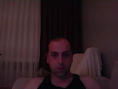 Snapshot of Yldrmm_9553 chatting on 06/30/26, 08:32 Yldrmm 9553 online show from 06/30/26, 08:32