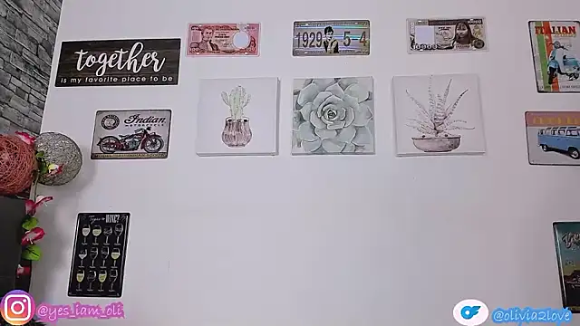 olivia22love online show from 09/15/25, 01:00