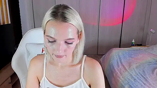 ice pixie online show from 12/20/24, 03:42