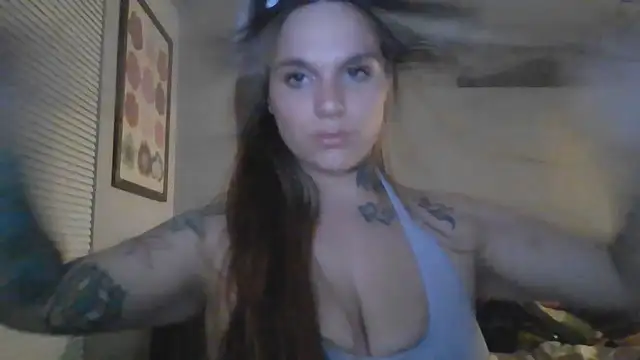 Snapshot of Loukoumonte chatting on 11/23/25, 04:23 Loukoumonte online show from 11/23/25, 04:23