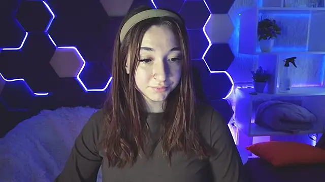 Snapshot of YasmineWest chatting on 12/20/24, 04:20 YasmineWest online show from 12/20/24, 04:20