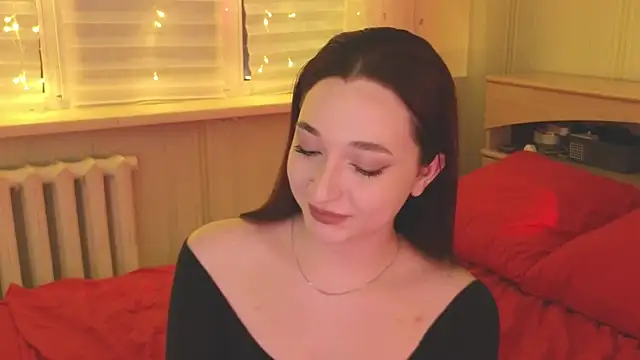 Snapshot of YasmineWest chatting on 02/16/25, 01:05 YasmineWest online show from 02/16/25, 01:05