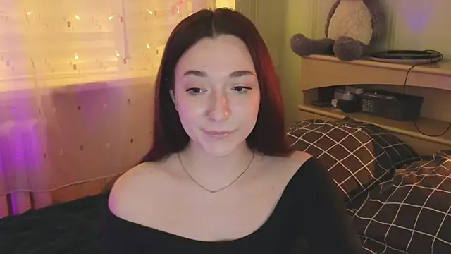 Snapshot of YasmineWest chatting on 02/20/25, 04:36 YasmineWest online show from 02/20/25, 04:36