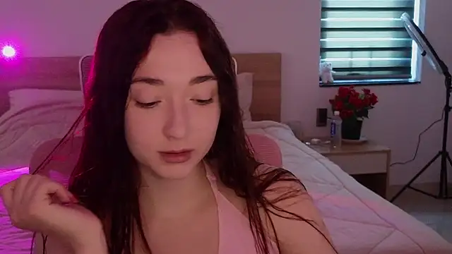 Snapshot of YasmineWest chatting on 05/10/26, 04:50 YasmineWest online show from 05/10/26, 04:50