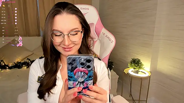 AnnikaAllison online show from 11/12/25, 11:54