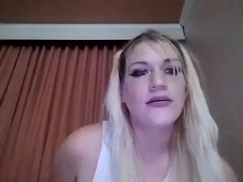 SexxxiLexiiii online show from 04/21/26, 09:59