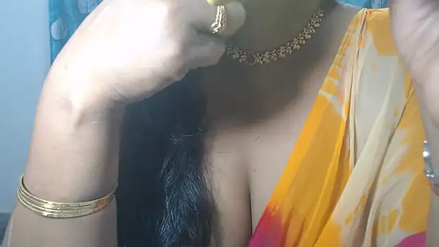 Snapshot of Sophia_your chatting on 07/13/26, 05:43 Sophia your online show from 07/13/26, 05:43