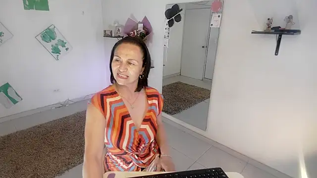 Snapshot of lollita_23_ chatting on 05/28/26, 08:17 lollita 23 online show from 05/28/26, 08:17