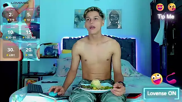 Liamscott  online show from 11/03/25, 08:54