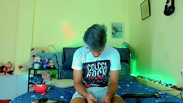 Liamscott  online show from 03/25/26, 12:05