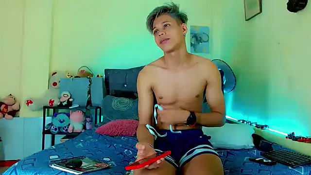 Liamscott  online show from 03/29/26, 08:09