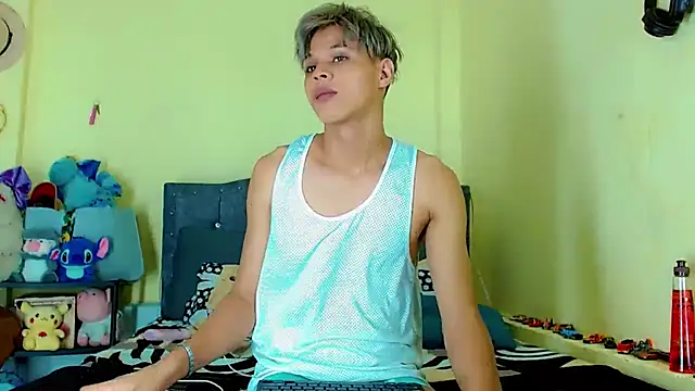 Liamscott  online show from 04/19/26, 08:00