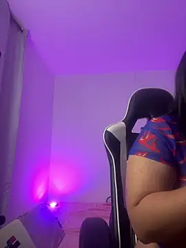 JulianaCastillo online show from 03/05/25, 08:10