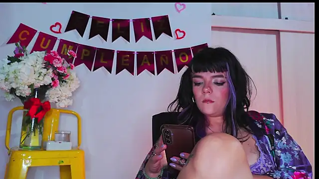 purple em69 online show from 02/20/26, 04:31