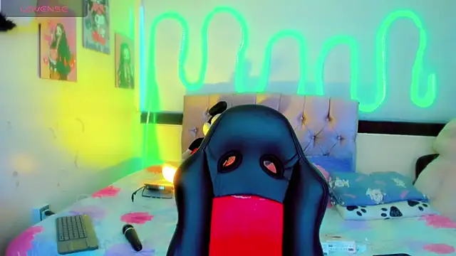 Jessica smith 1 online show from 04/20/26, 11:24