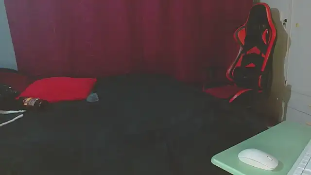 Noamartin  online show from 01/05/25, 03:32