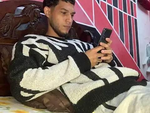 tanned boy online show from 04/12/26, 10:42