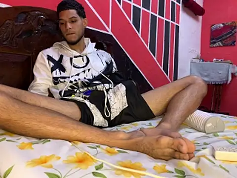 tanned boy online show from 05/02/26, 10:42