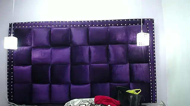 Snapshot of CrushOnMe_ chatting on 01/25/25, 07:28 CrushOnMe  online show from 01/25/25, 07:28