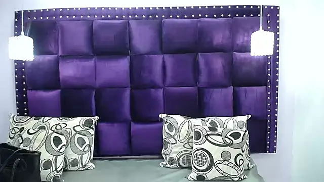 Snapshot of CrushOnMe_ chatting on 02/01/25, 12:26 CrushOnMe  online show from 02/01/25, 12:26