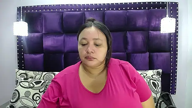 Snapshot of CrushOnMe_ chatting on 02/16/25, 12:32 CrushOnMe  online show from 02/16/25, 12:32