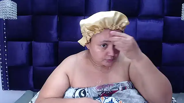 Snapshot of CrushOnMe_ chatting on 09/09/25, 03:39 CrushOnMe  online show from 09/09/25, 03:39