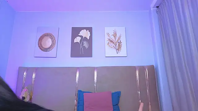 sarah cruzz  online show from 12/05/25, 01:14