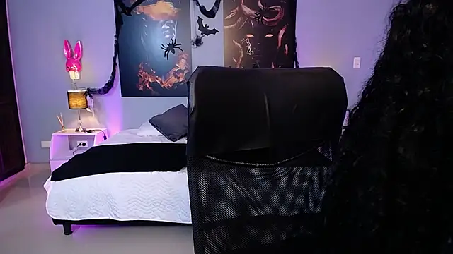 JasmineCampbell  online show from 10/30/25, 09:15