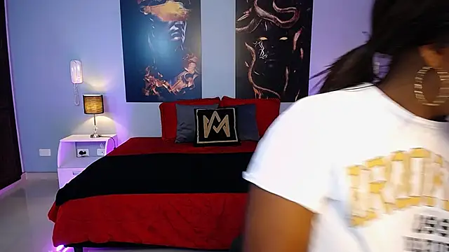 JasmineCampbell  online show from 11/25/25, 11:05