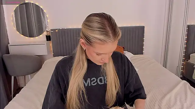 CassieRayss online show from 02/02/26, 08:57