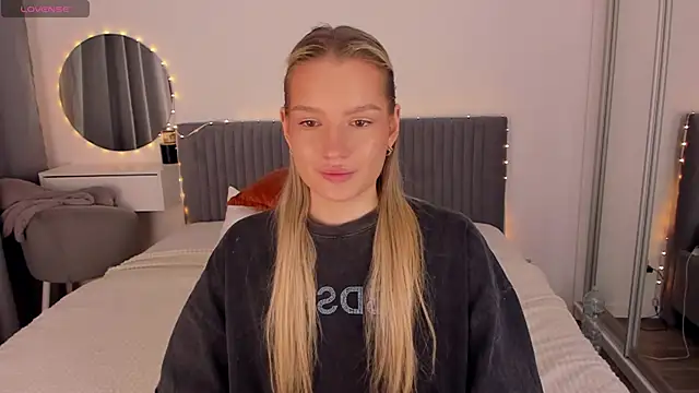 CassieRayss online show from 04/25/26, 09:45