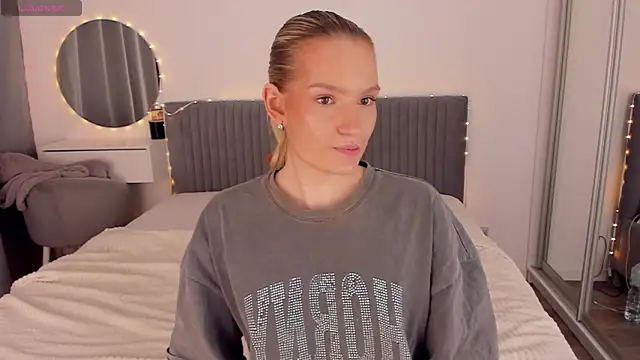 CassieRayss online show from 04/27/26, 02:59