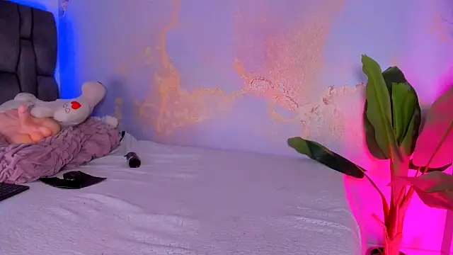 camilawhite   online show from 04/13/26, 05:51