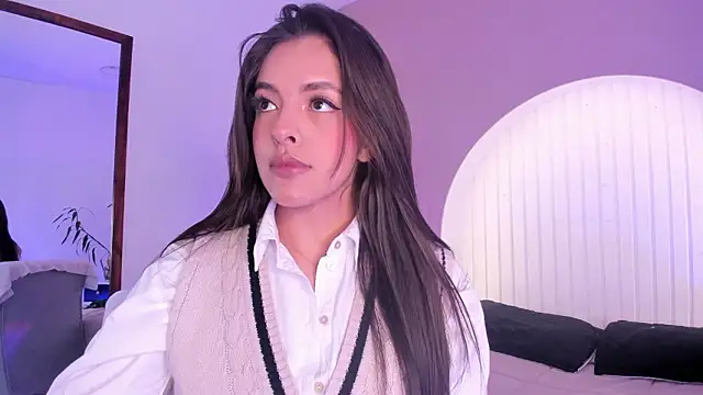 martina duque  online show from 03/18/26, 05:05